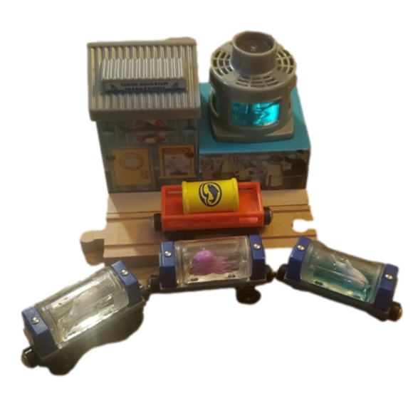 Thomas & Friends Other - Sordor Aquarium shark exhibit Thomas the Train complete set plus 3 aquarium cars